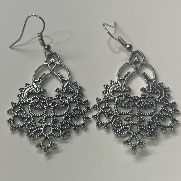 🎉HP🎉 🦋 3/$24 Art Deco-inspired abstract antique silver earrings / NWOT - Picture 4 of 6